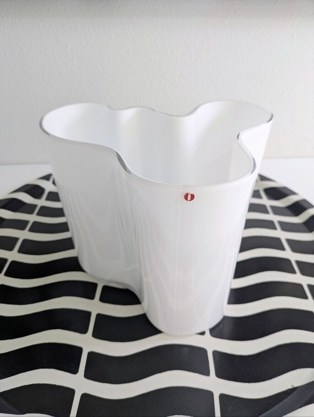 Iittala Alvar Aalto Vase 160mm White Glass 6.25"x 8"x6.75" Finland Wavy Design